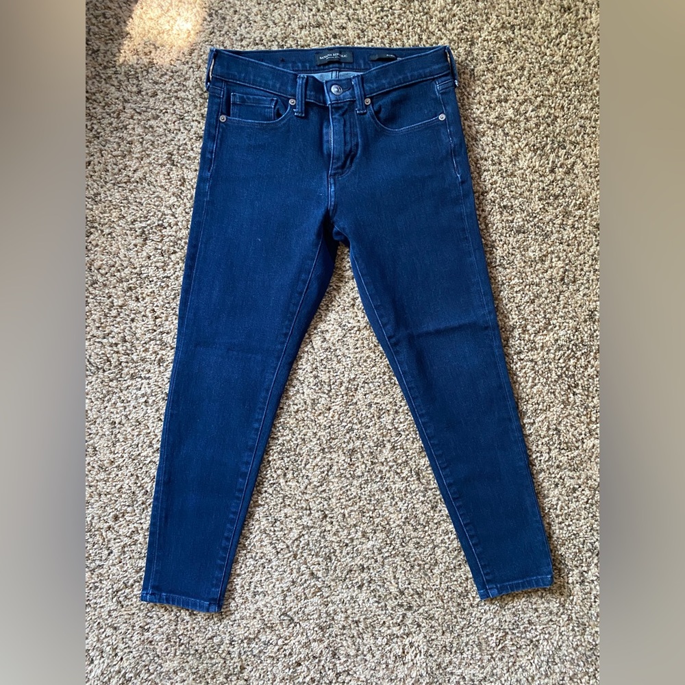 Banana Republic. Jeans. Skinny 27P.
